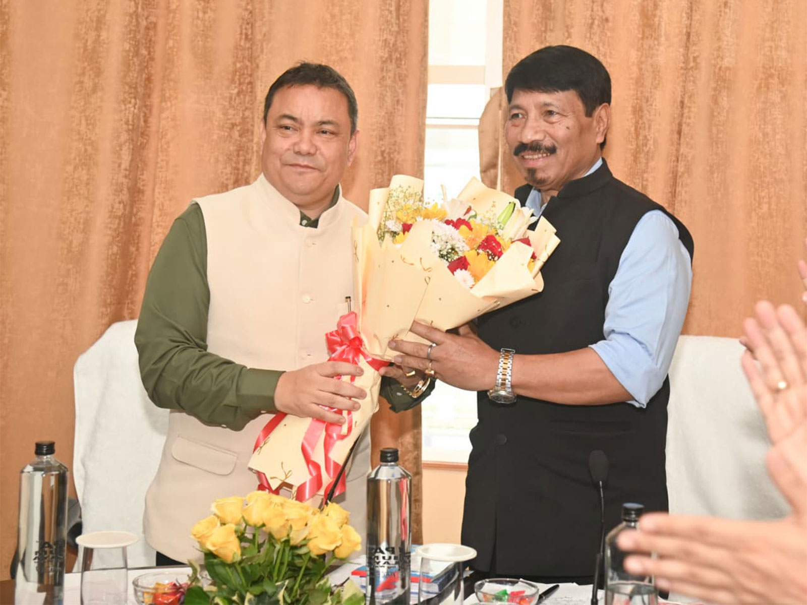 Assam-Meghalaya hold meeting in Shillong to ensure safe and unhindered movement of vehicles