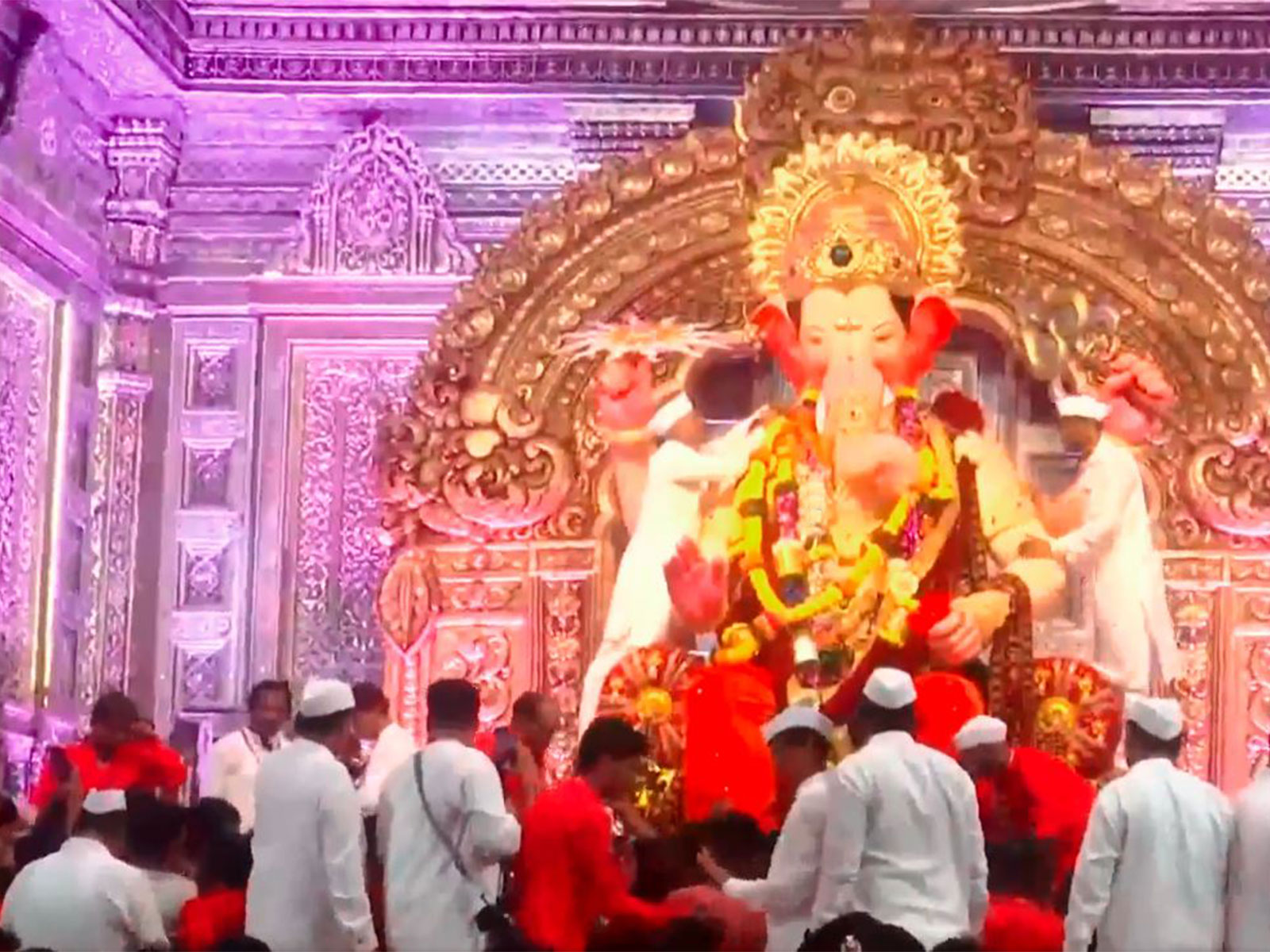 From Mumbai's Lalbaugcha Raja to Tamil Nadu temples, nation celebrates Ganesh Chaturthi with great joy