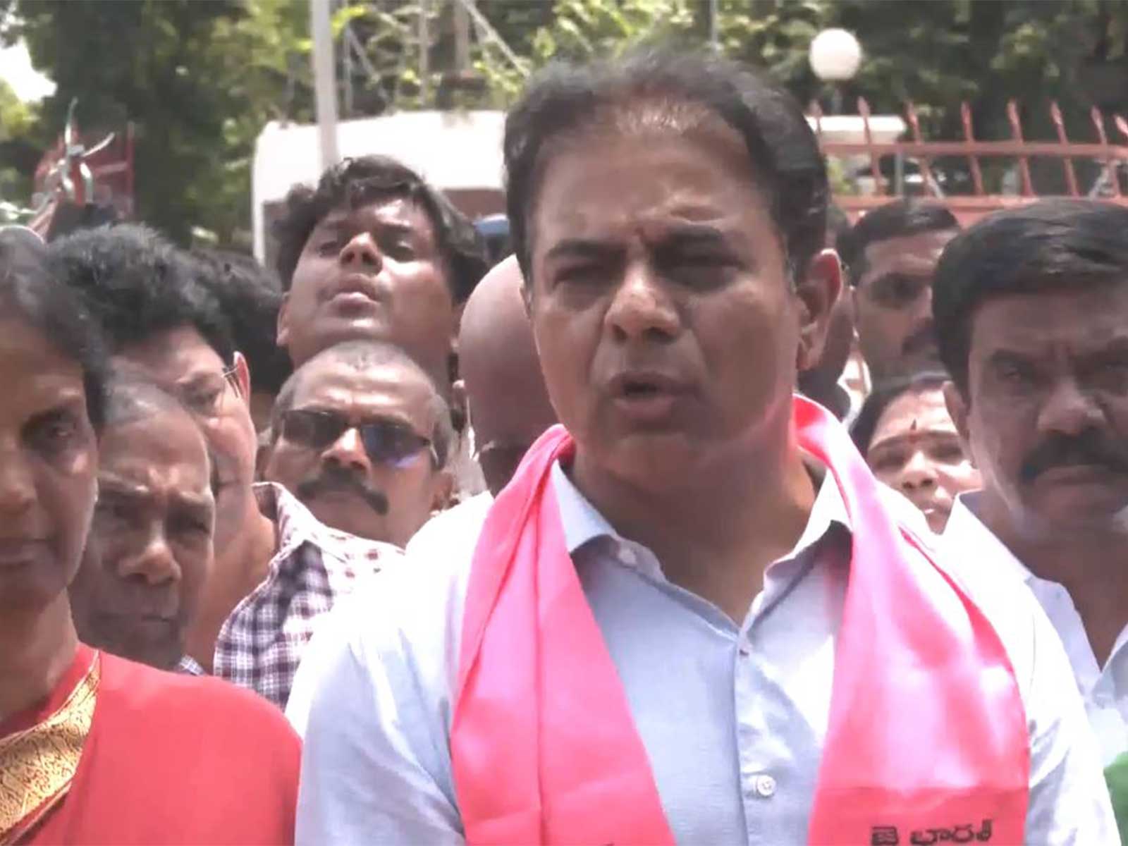 KTR alleges attack on aides at Saifabad Police Station, demands sitting judge probe