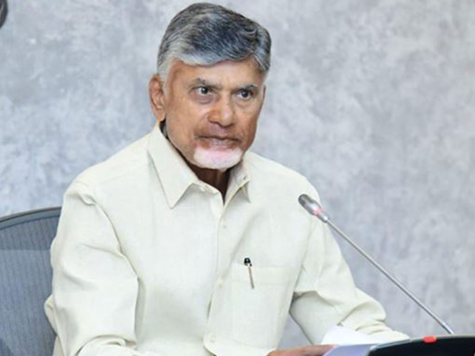 “Coaching centres must not become platforms for politically motivated activities”: CM Naidu directs action against pvt centres violating guidelines