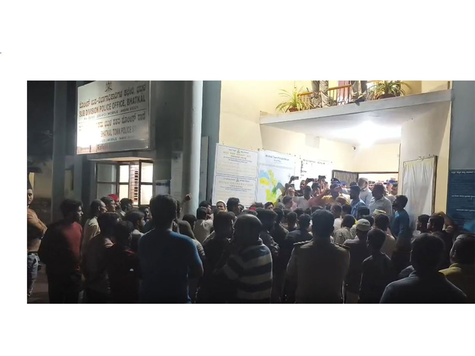 Karnataka: Bhatkal Ganesh procession stone-pelting triggers tension, two FIRs registered