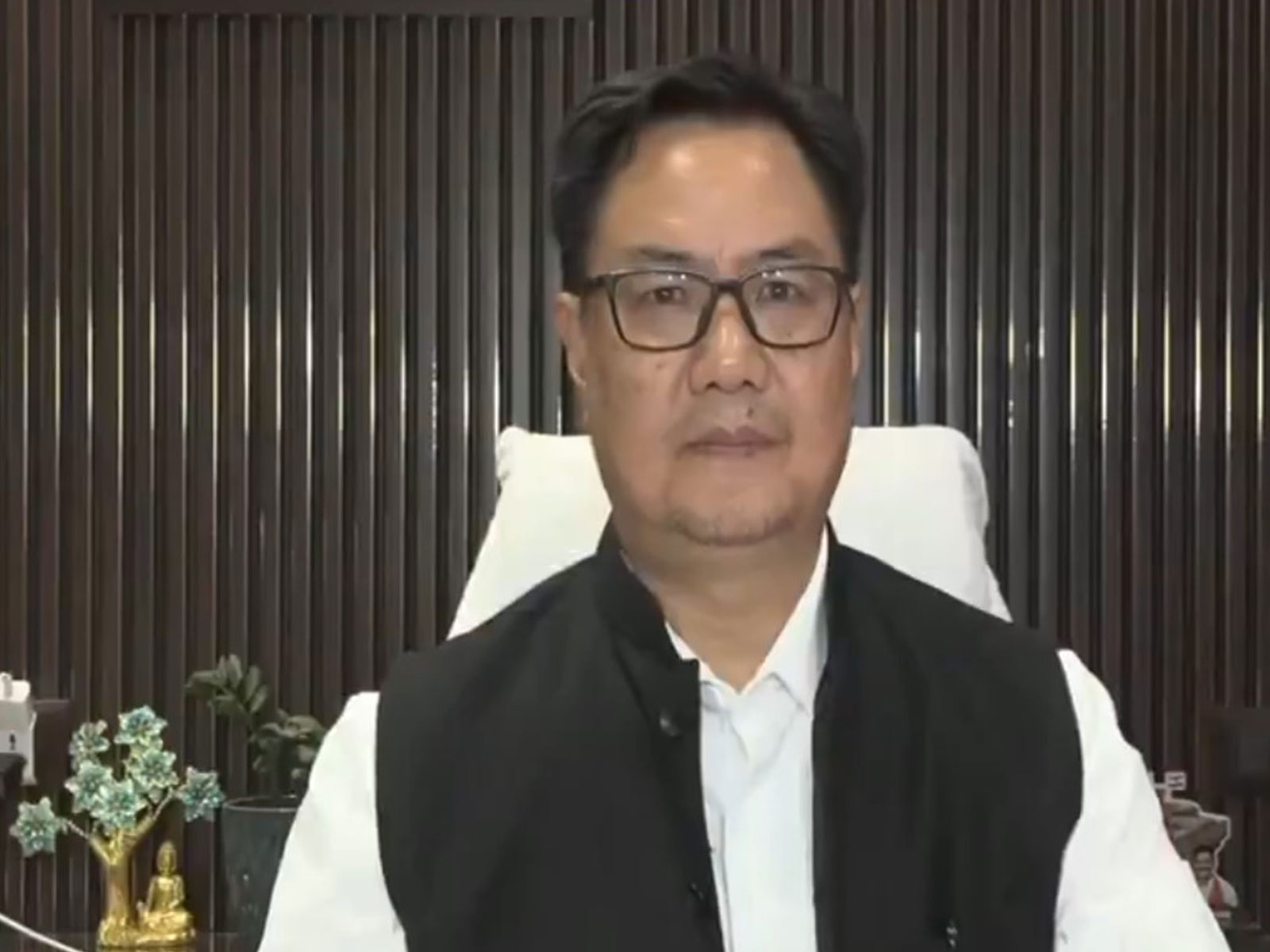 “Congress is real Bhasmasur”: Kiren Rijiju hits back at Rahul Gandhi over ‘party theft’ charge