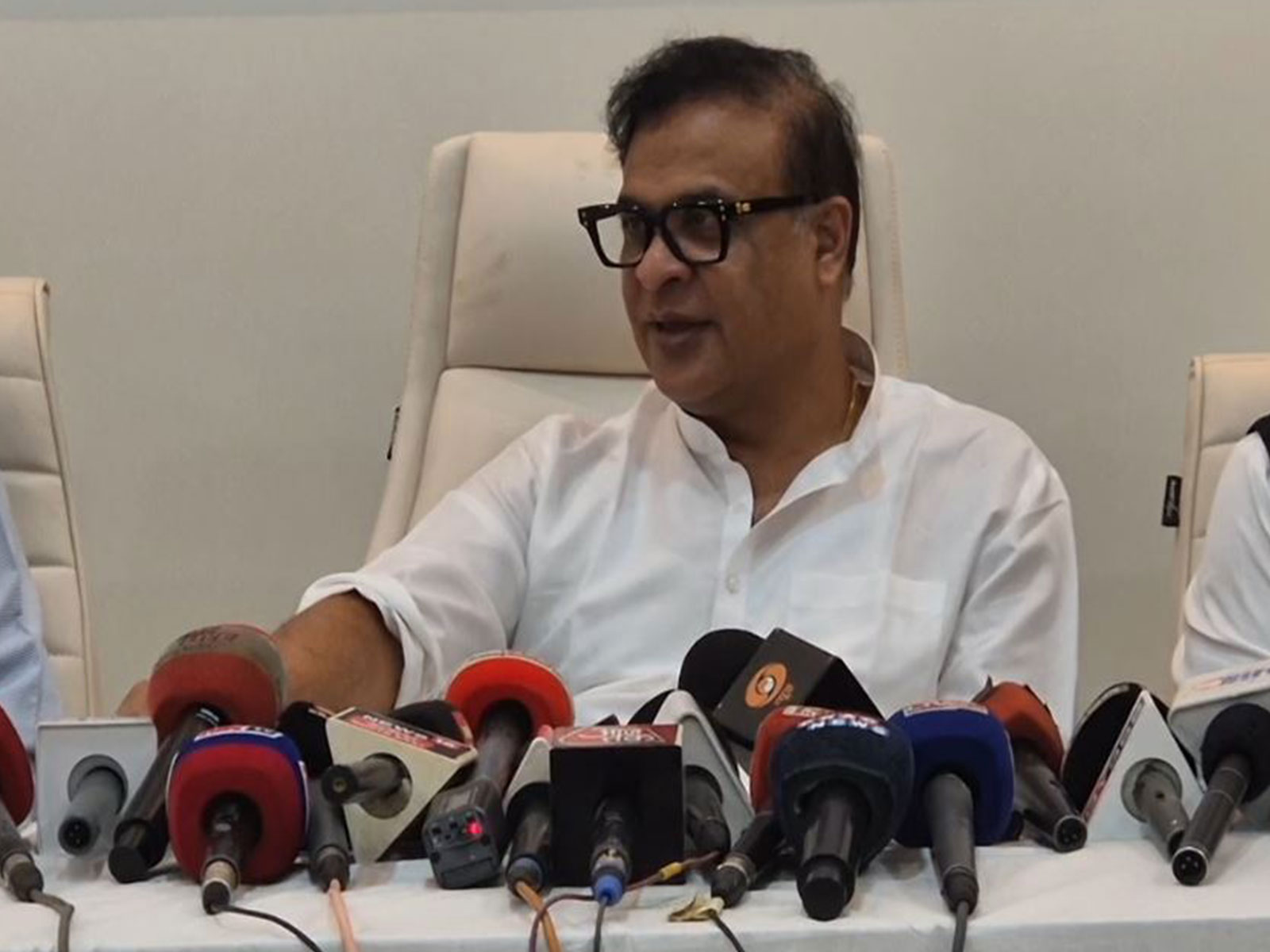 Assam CM urges investors to tap emerging semiconductor opportunities in State