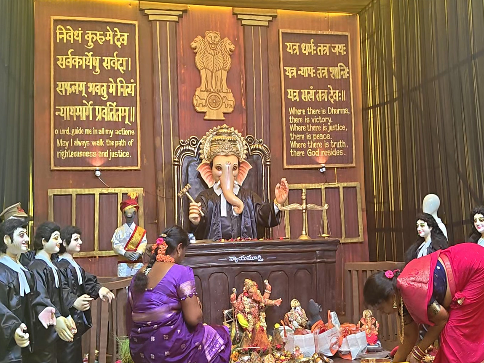 Eco-friendly ‘Nyayamurti Ganapathi’ with Supreme Court-themed pandal draws devotees in Warangal
