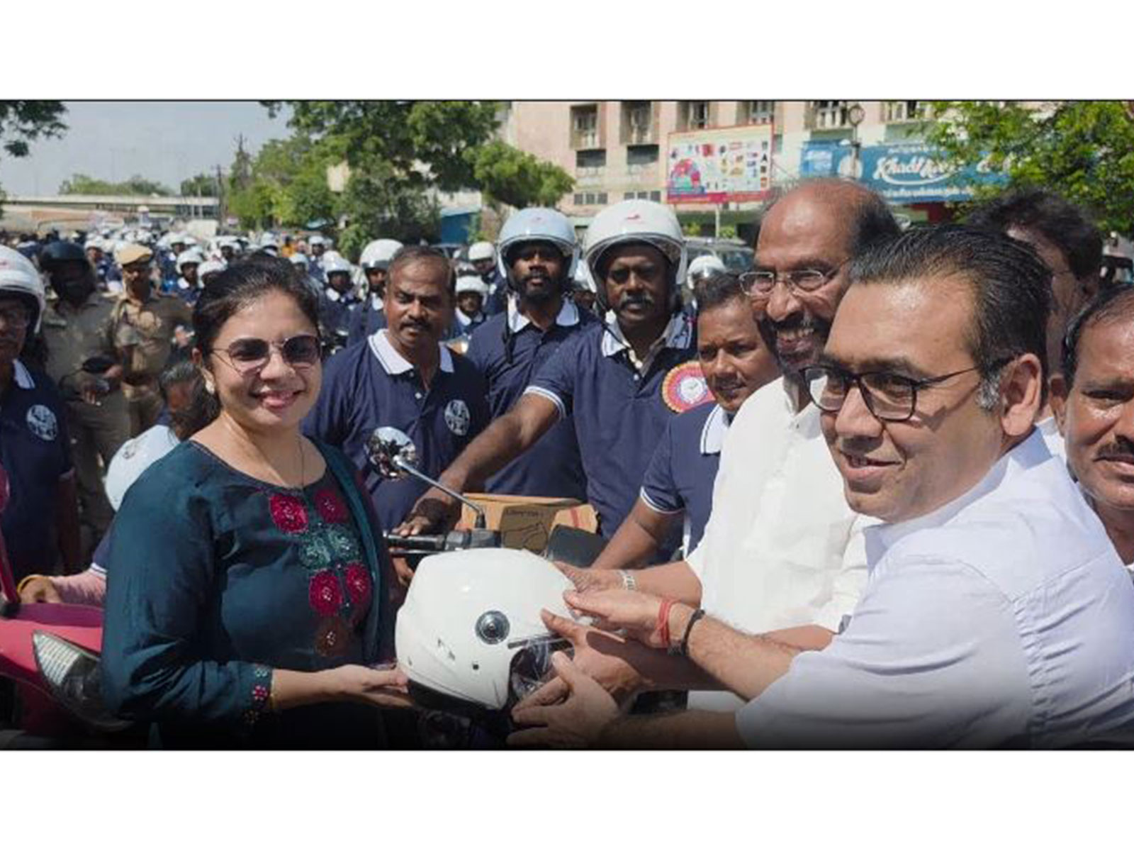 DMK MP Tiruchi Siva flags off helmet awareness bike rally in Tiruchirappalli