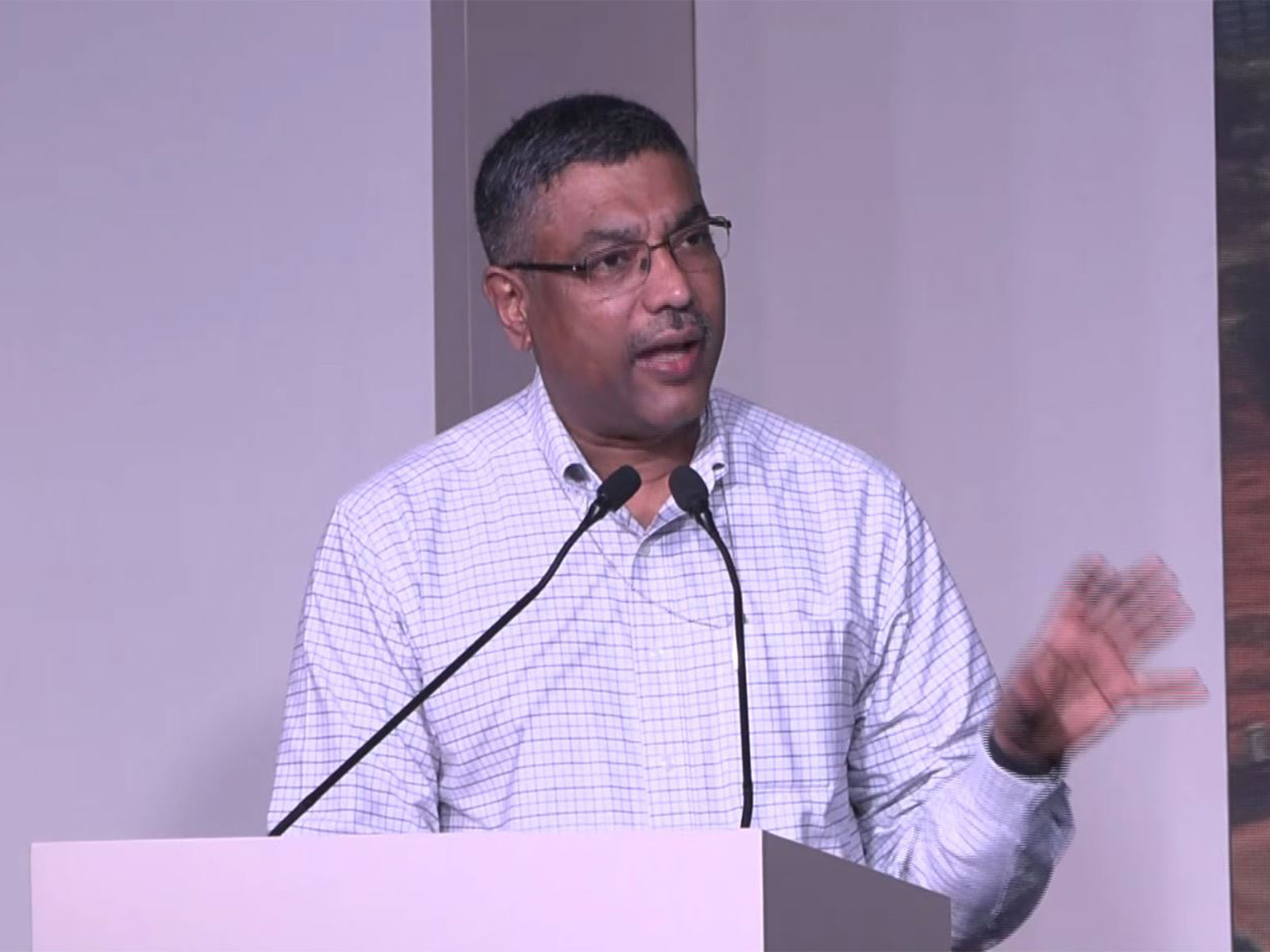 MeitY Secretary urges Microsoft to locate future data centres closer to power generation hubs