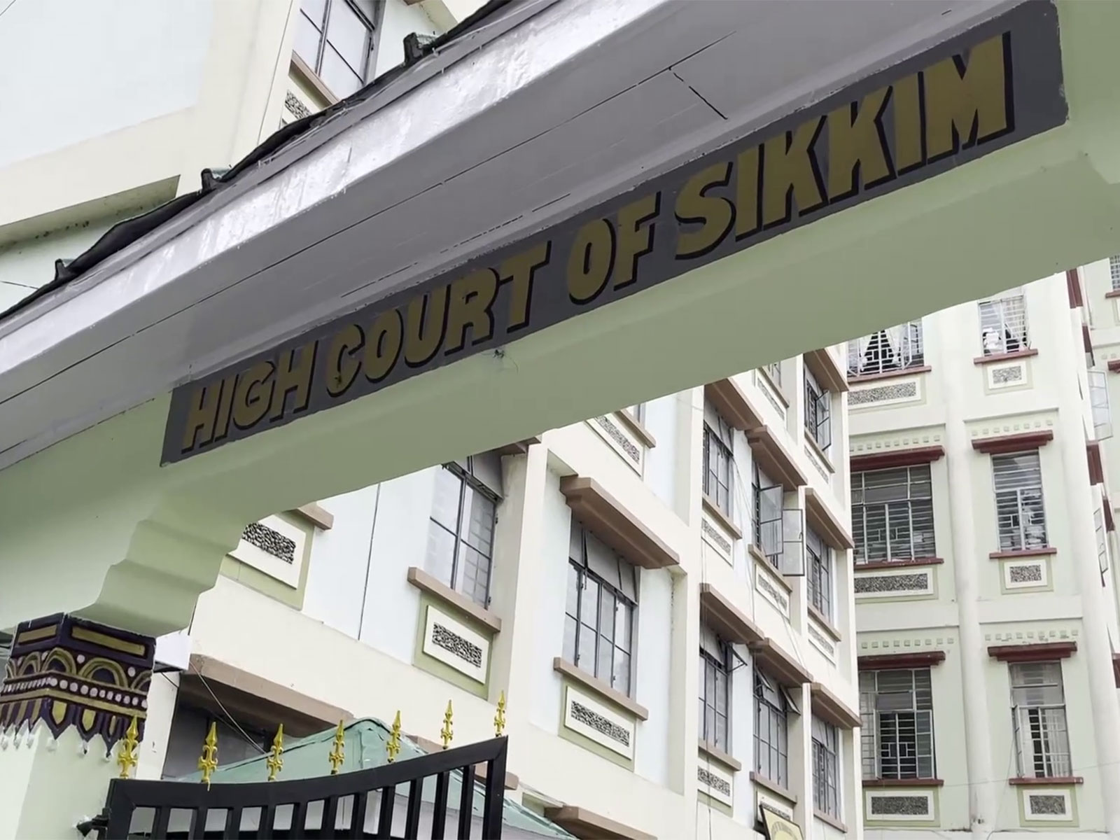Sikkim HC gives govt 3 weeks to revisit odd-even policy on NH-10