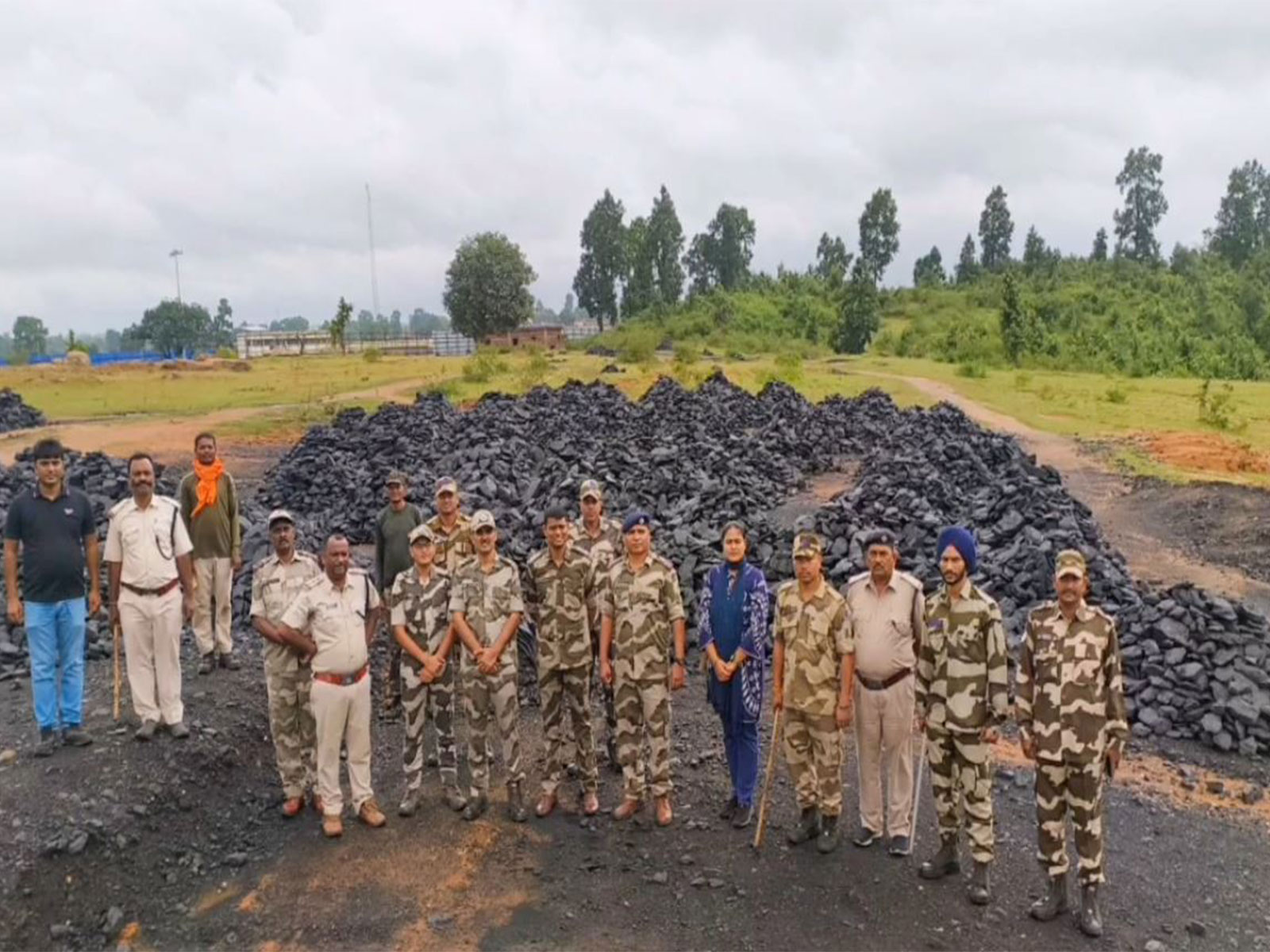 "Zero Coal Leakage Policy": CISF seizes 200 tonnes of coal in Jharkhand in major operation to protect national resources