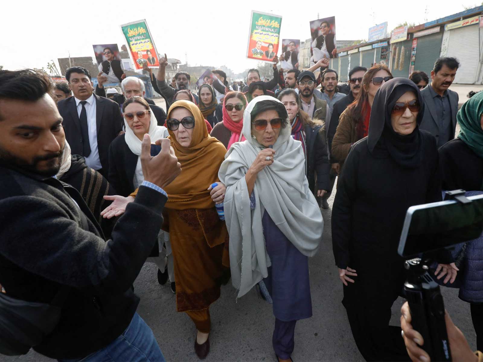 Pakistan: Lahore Court rejects request to suspend detention orders against Imran Khan's sisters