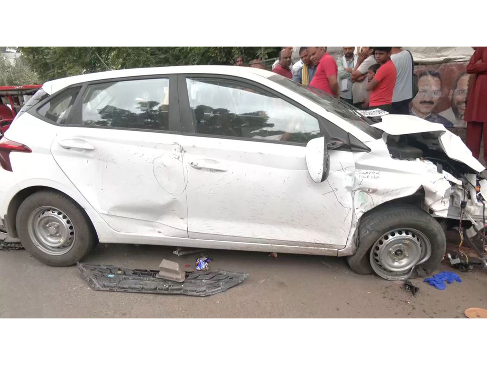 Delhi: Speeding i20 hits auto, rickshaw near Sukhdev Vihar Metro Station; one killed