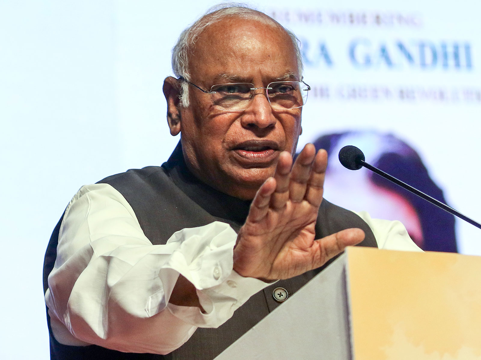 "Dictator BJP-RSS openly resorting to violence": Kharge slams BJP over Delhi Minister Parvesh Verma slapping row