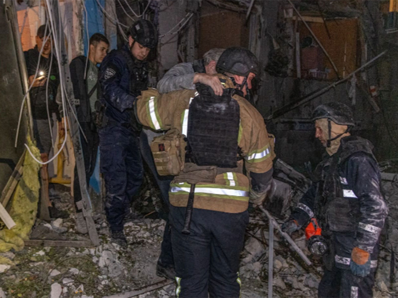 Zelenskyy says Russian strikes killed at least 2 in Kyiv region, injured 28 including 9 children in Kharkiv