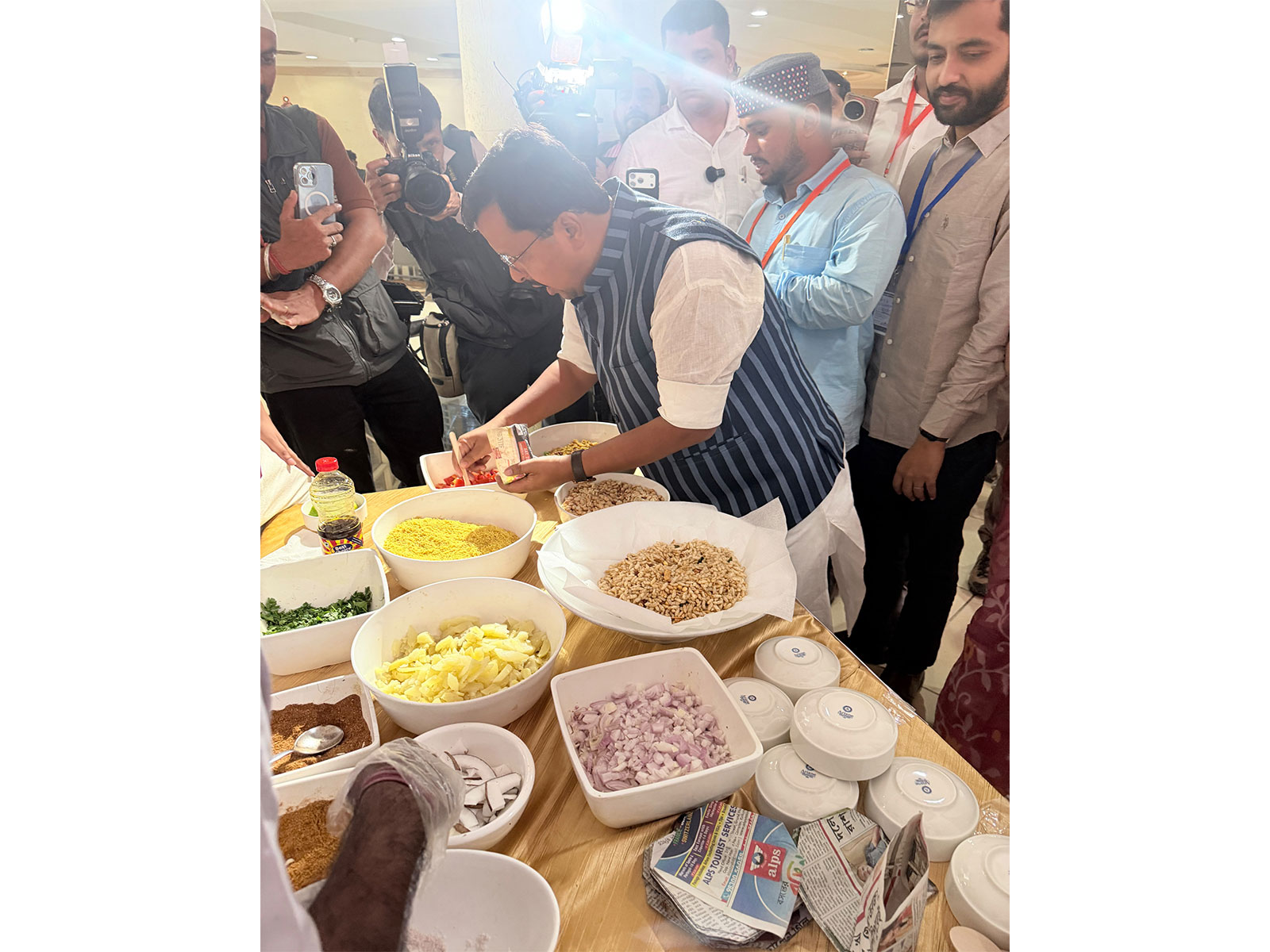 BJP President Nitin Nabin tastes local flavour, relishes Jhal Muri during West Bengal tour
