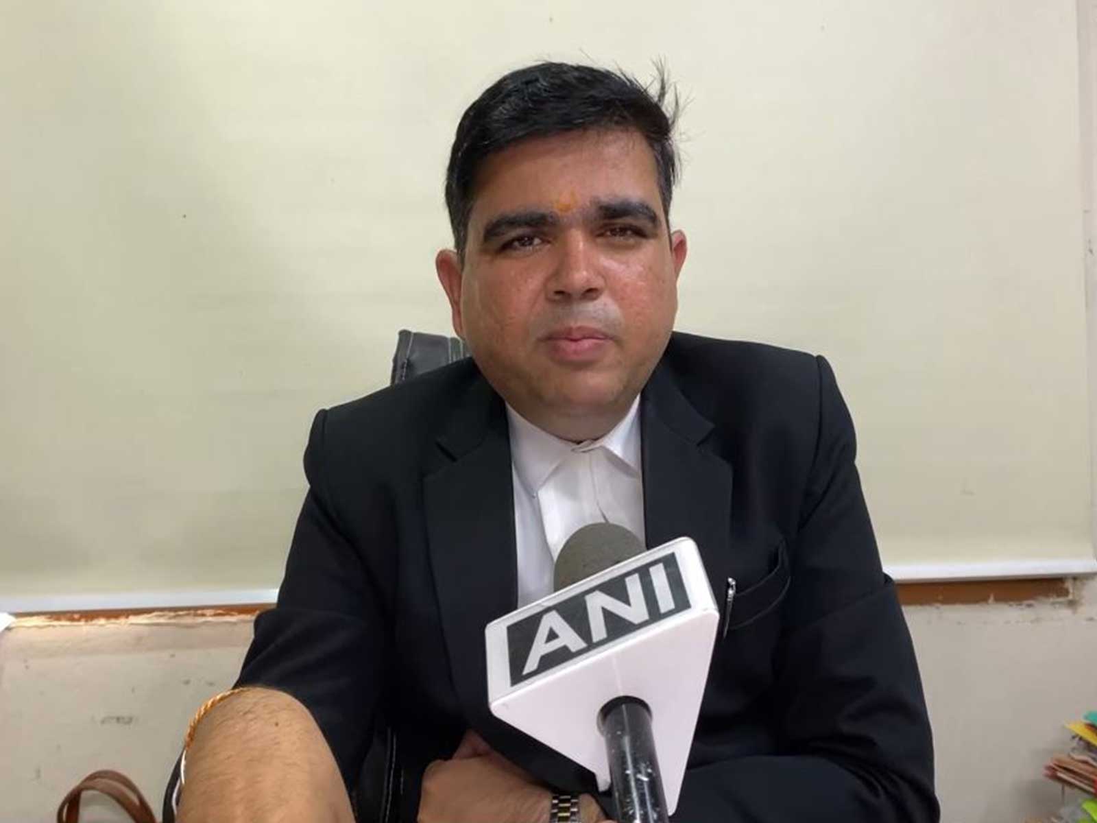 High Court disposes of Shahi Masjid case following compromise between committee and administration; committee agrees to clear 3-foot encroachment
