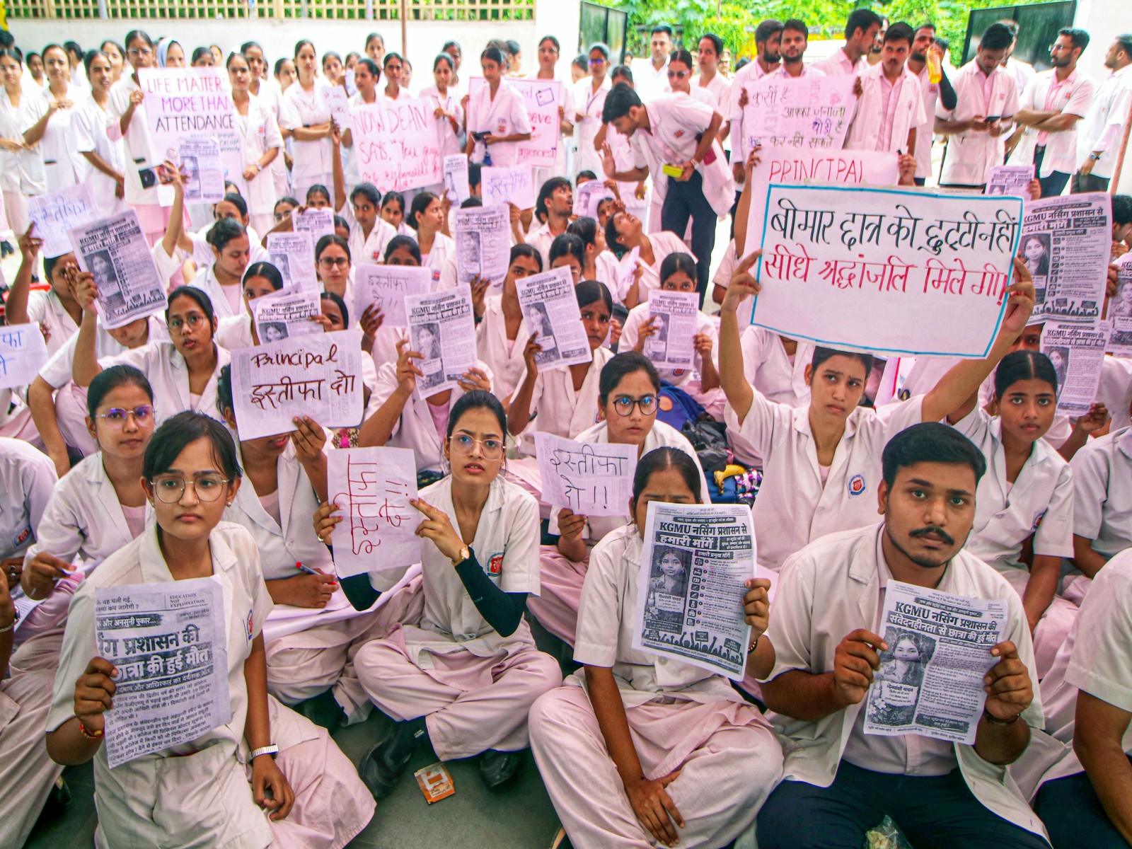 UP: KGMU bars nursing students from protests, informs parents of "unauthorised, inappropriate" agitation over 2025-batch student's death