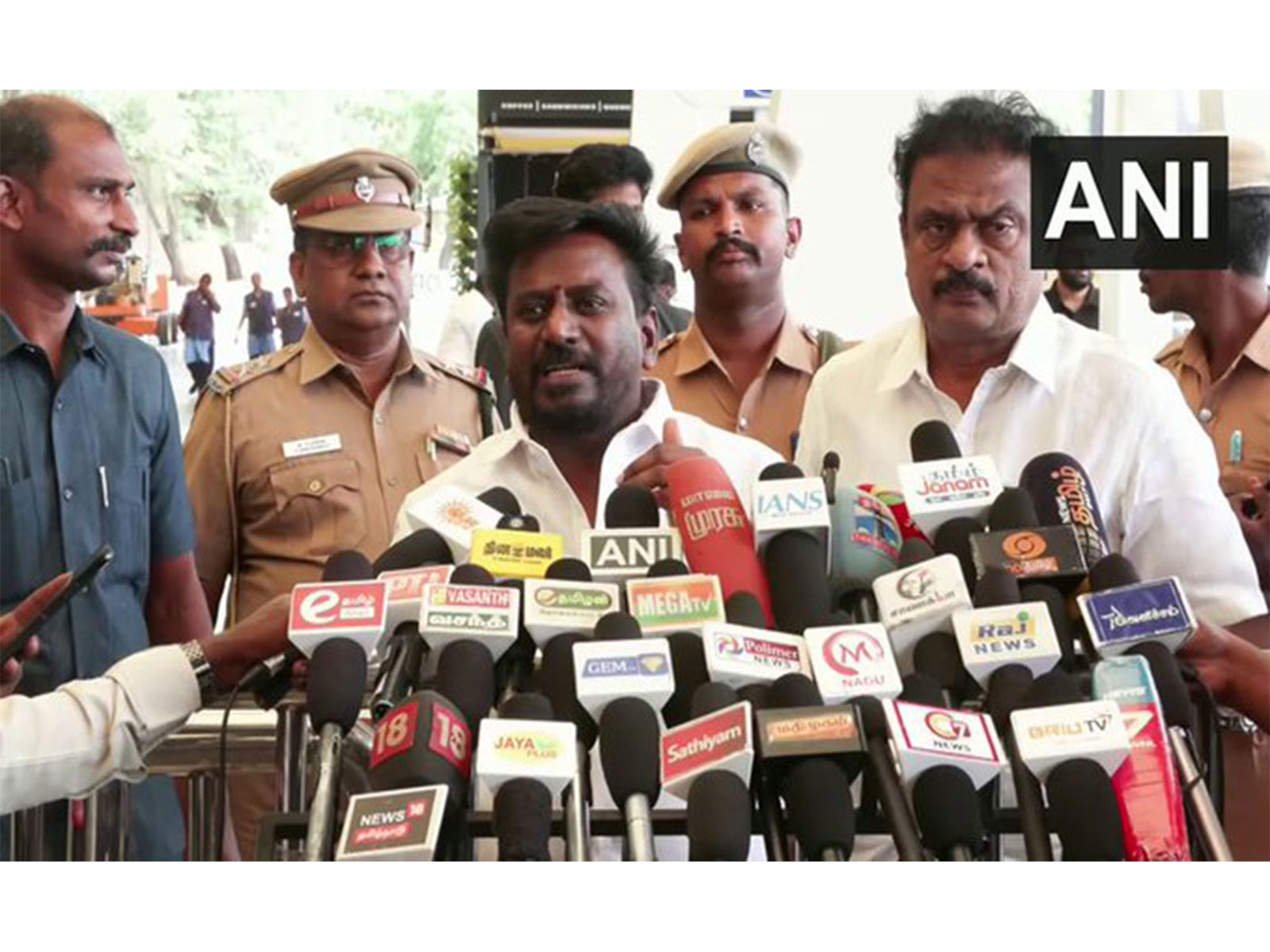 Tamil Nadu Minister Rajmohan condemns Kanimozhi's remarks on Dharapuram campaign