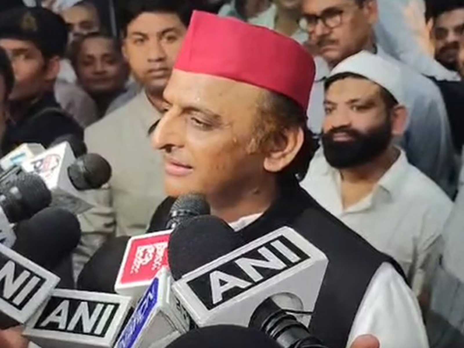 "Until BJP is removed, things won't change", says Akhilesh Yadav amid ECI row