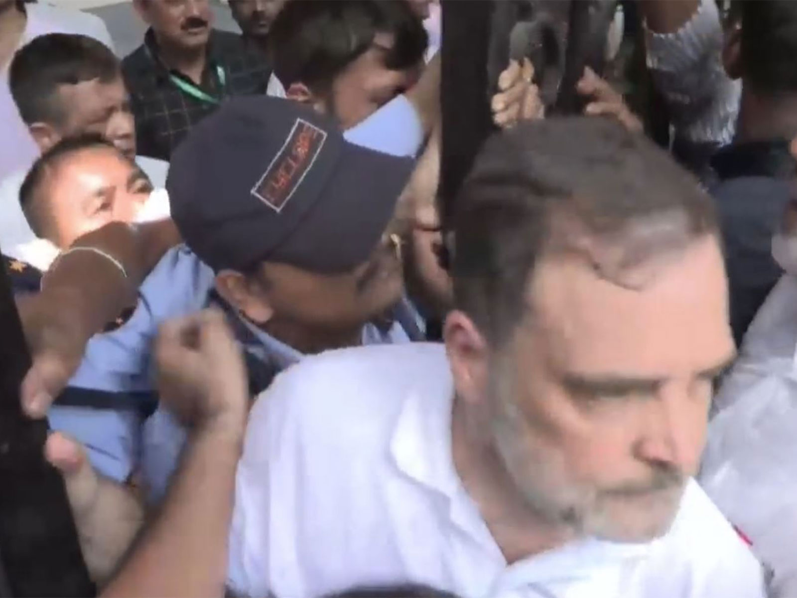 Rahul Gandhi takes protest to EC door, stages dharna as INDIA bloc intensifies protest against CEC