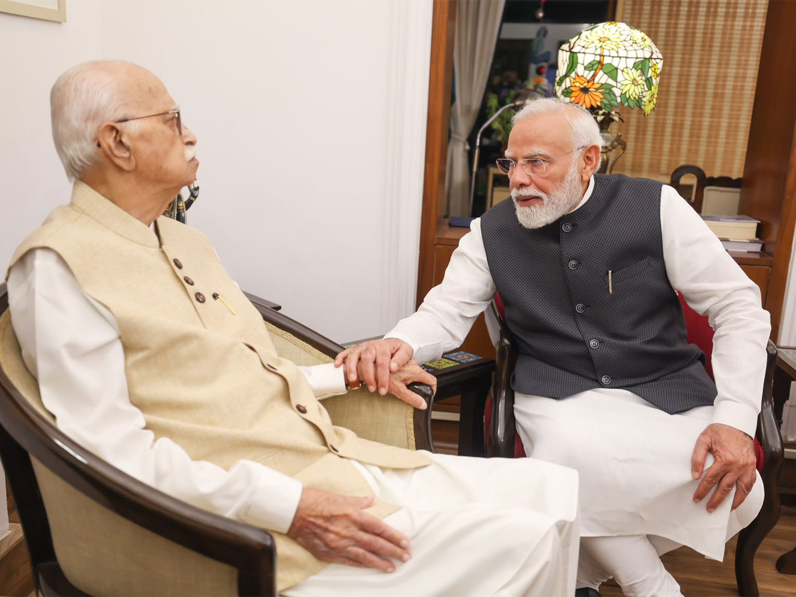 “Decades of public service left lasting imprint”: PM Modi meets LK Advani as he completes 25 years as head of govt