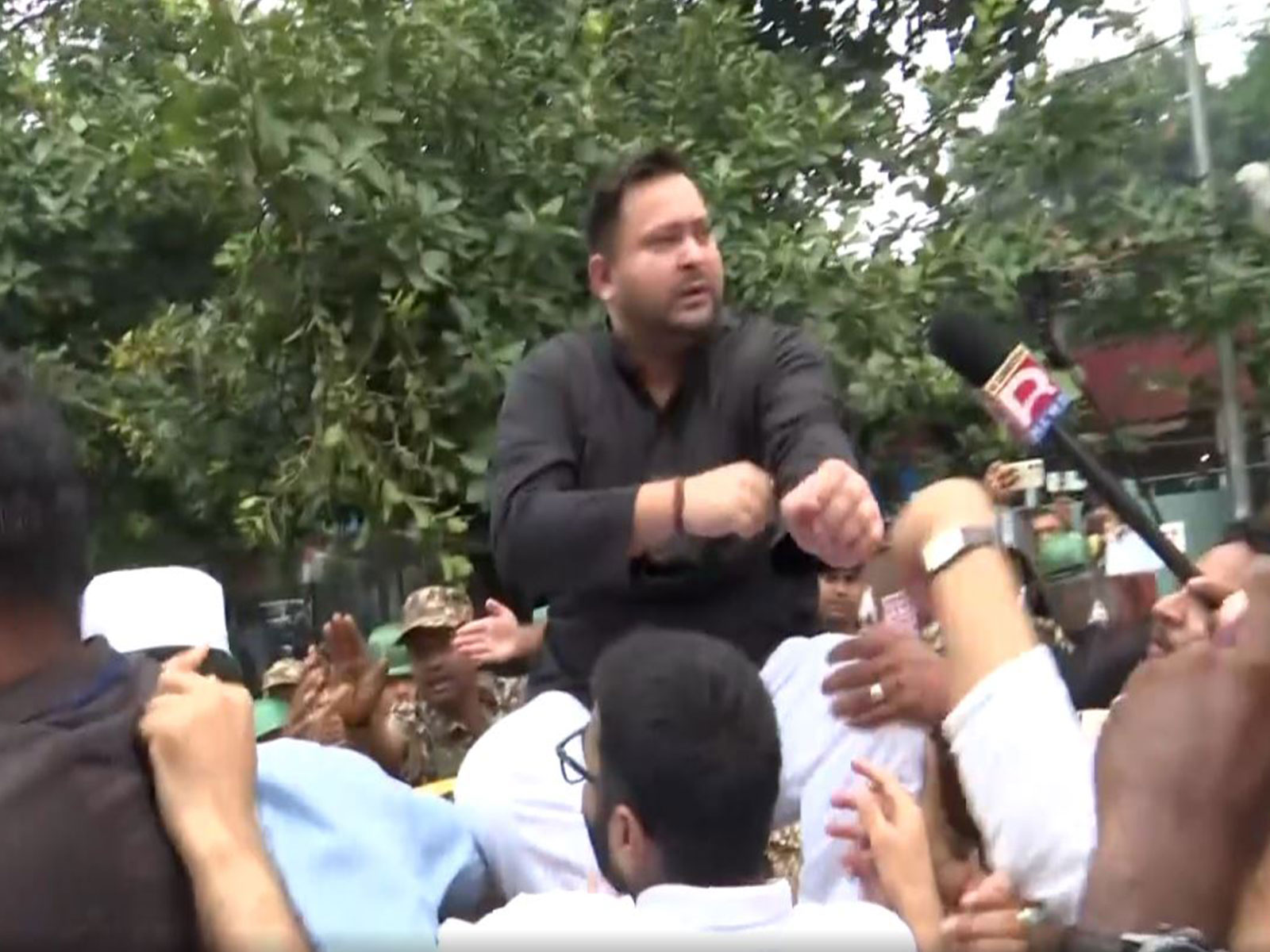 Patna: Tejashwi Yadav joins INDIA bloc protest against CEC Gyanesh Kumar