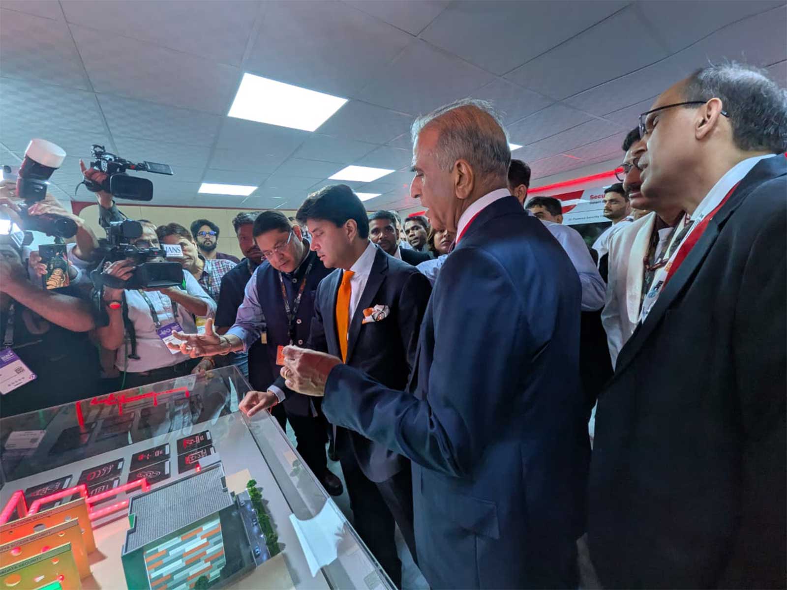 Airtel showcases sovereign cloud, AI security, quantum telecom research to Scindia at IMC 2026