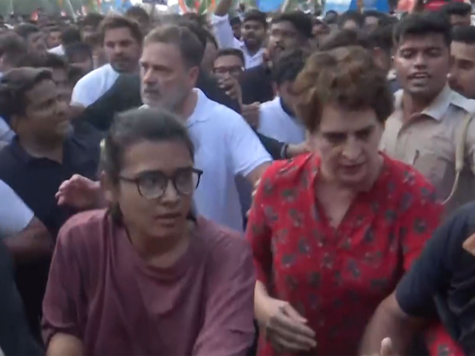 Rahul, Priyanka lead INDIA bloc march to Supreme Court, to petition against SIR & CEC