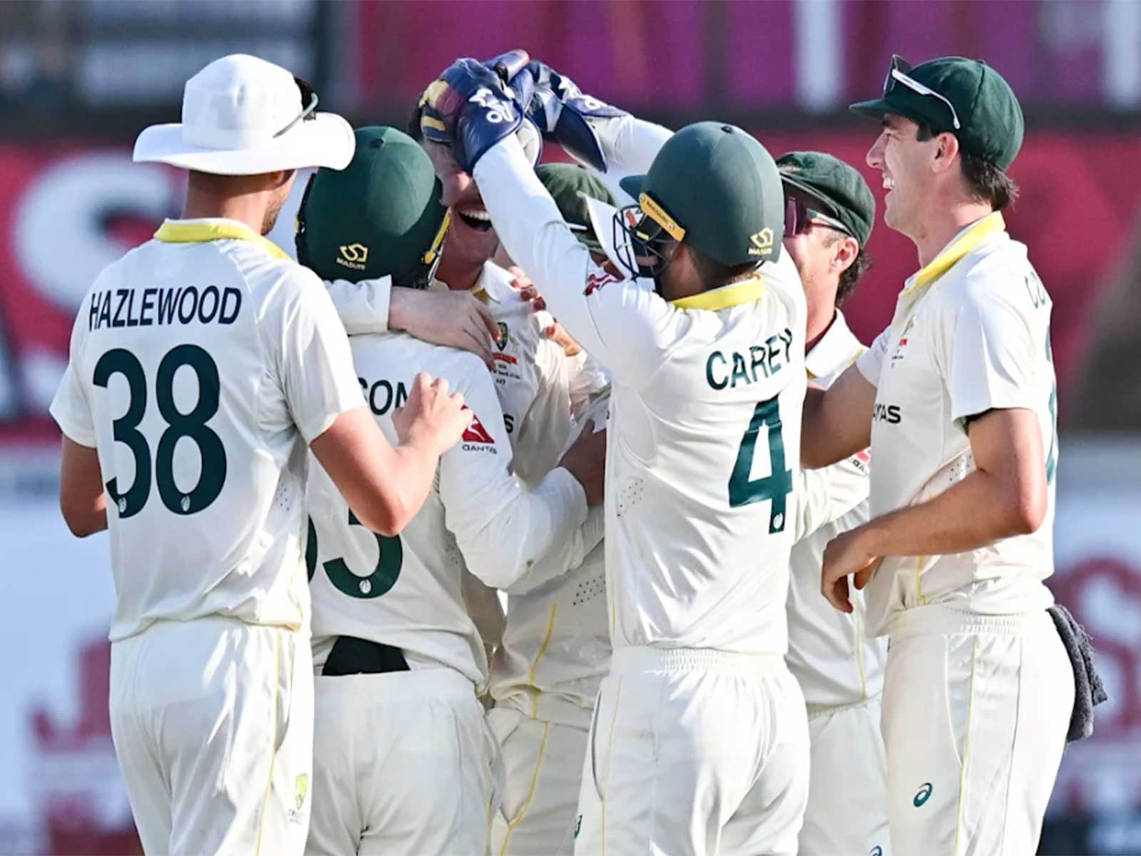 Australia close in on Durban Test victory, South Africa need 319 runs on final day