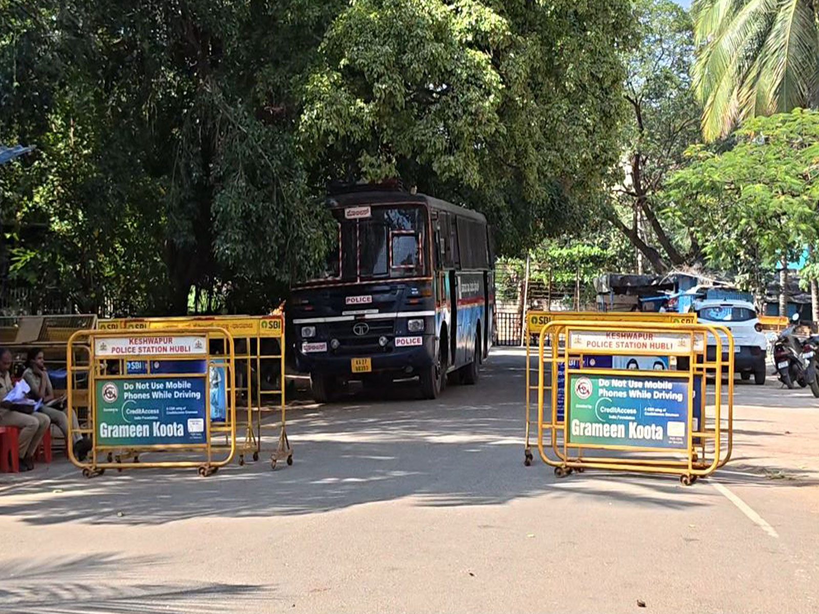 Security tightens outside Union Minister Pralhad Joshi's Hubballi residence as sugarcane farmers intensify protest