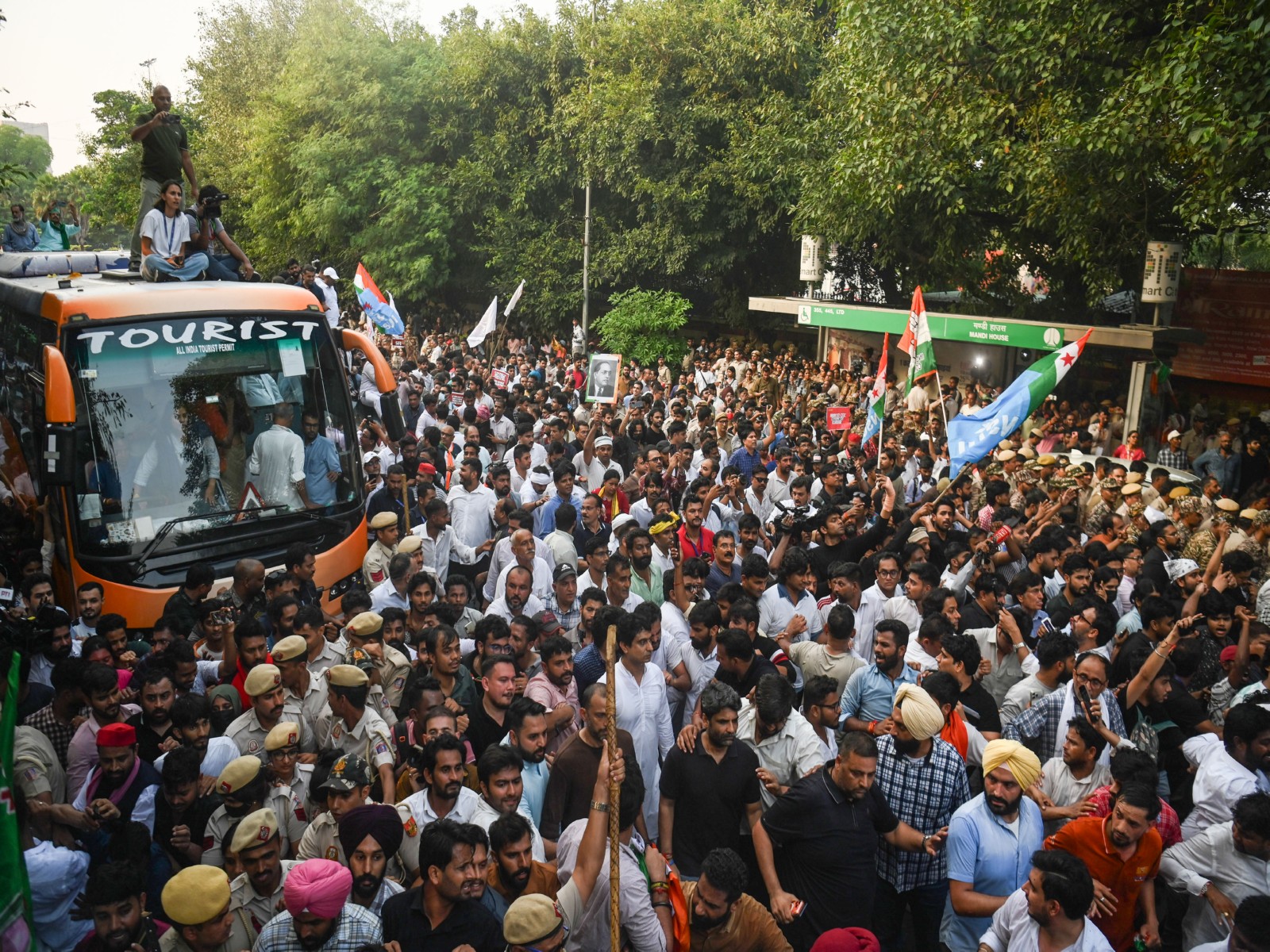 Carry first aid, maintain neutrality: Press Council outlines guidelines for journalists covering protests