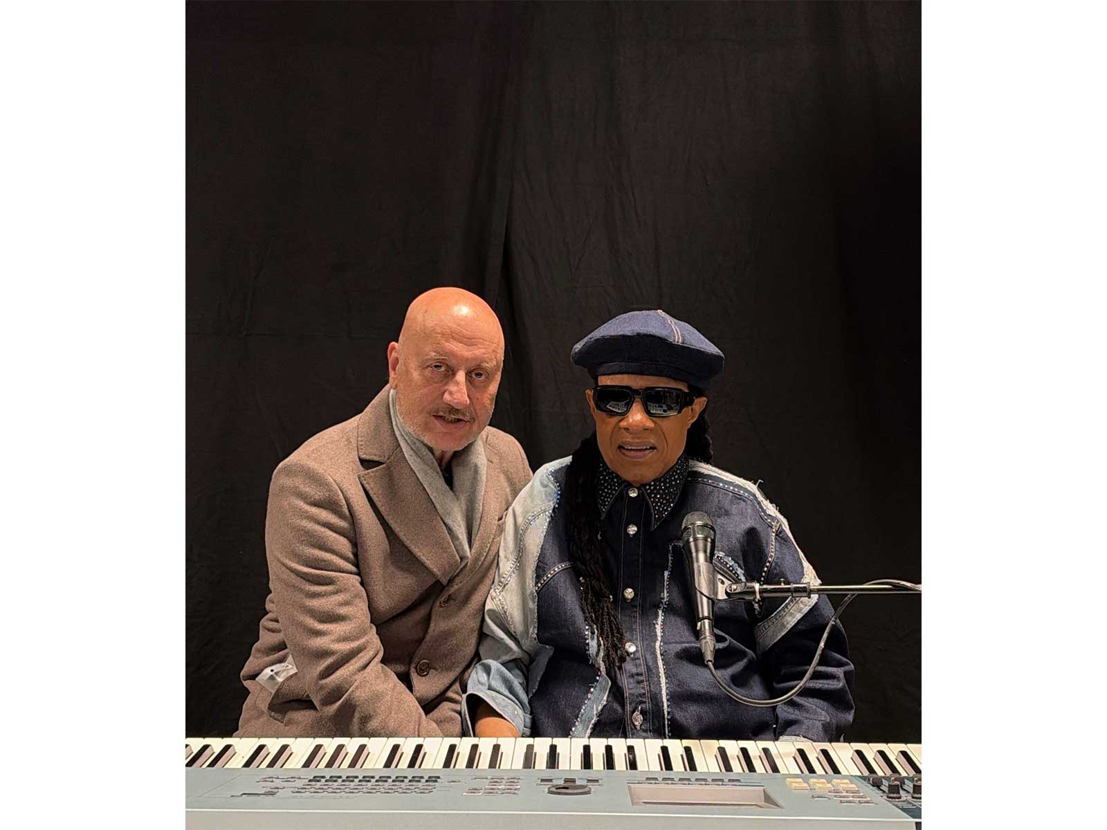 Anupam Kher meets legendary singer Stevie Wonder in Sweden, calls it a "surreal moment"