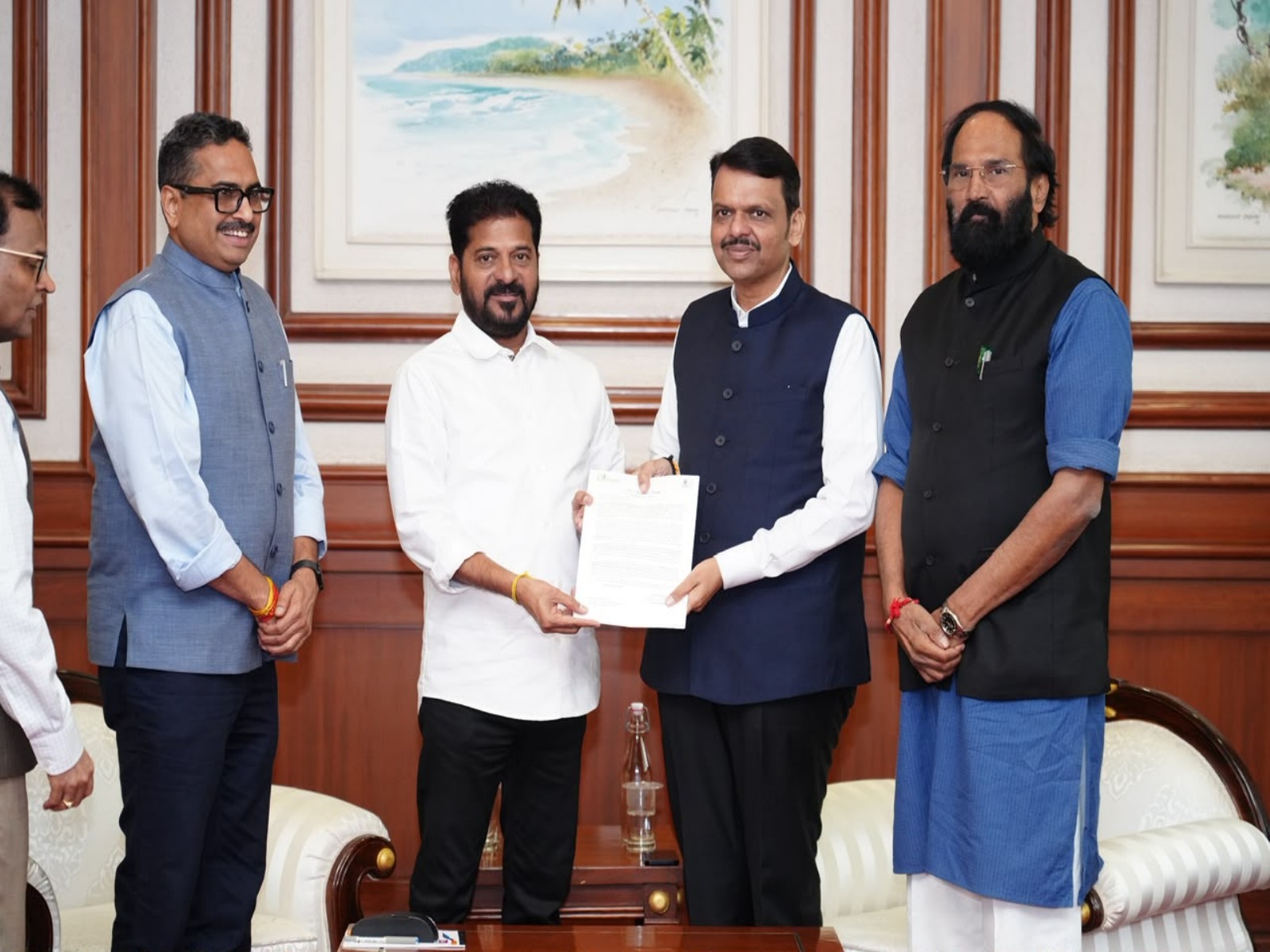 Telangana CM Revanth Reddy meets Fadnavis over 152-metre Tummidihatti Barrage proposal