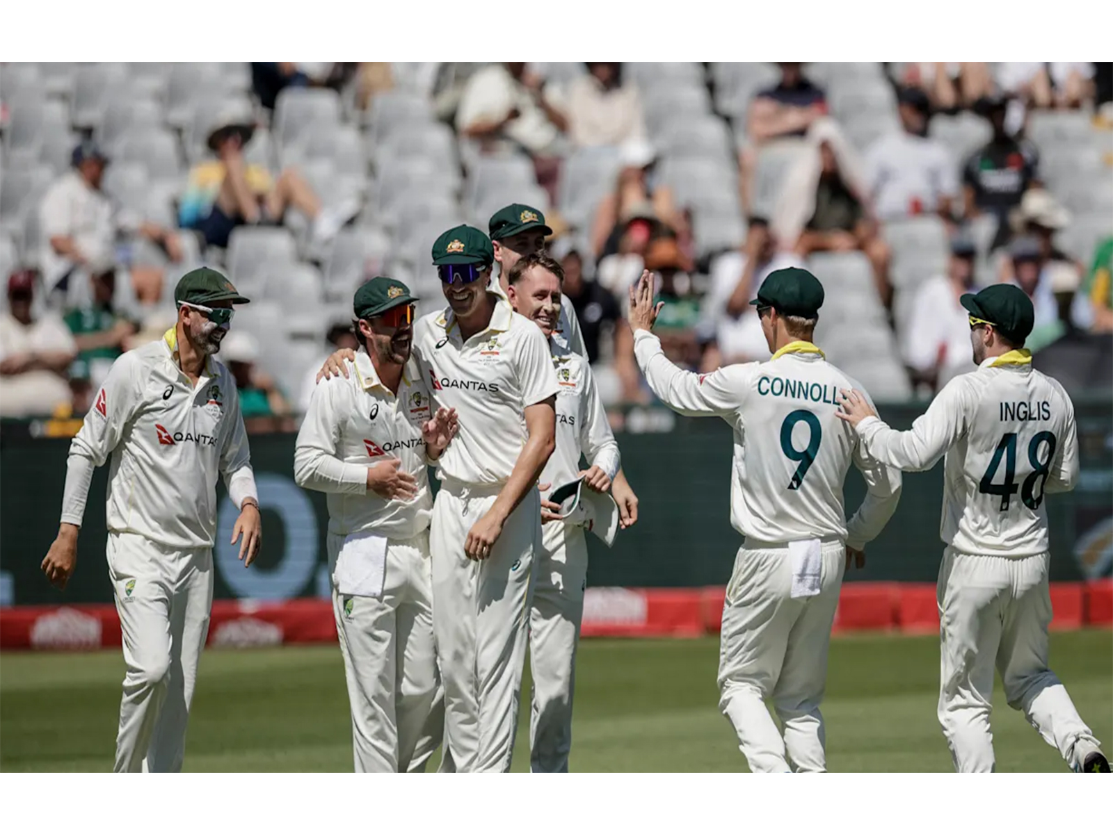Lyon's late strike leaves South Africa reeling at 140/4 against Australia in Cape Town Test