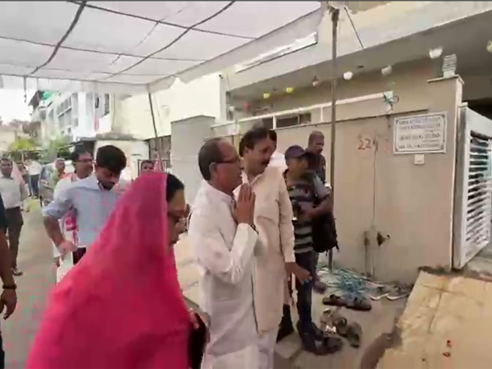 Union Minister Shivraj Singh Chouhan’s mother Kashi Bai passes away at AIIMS Bhopal; last rites to be held in Jait