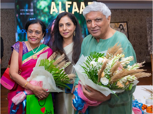 Bharathi Pradhan, Sangeeta Babani and Javed Akhtar