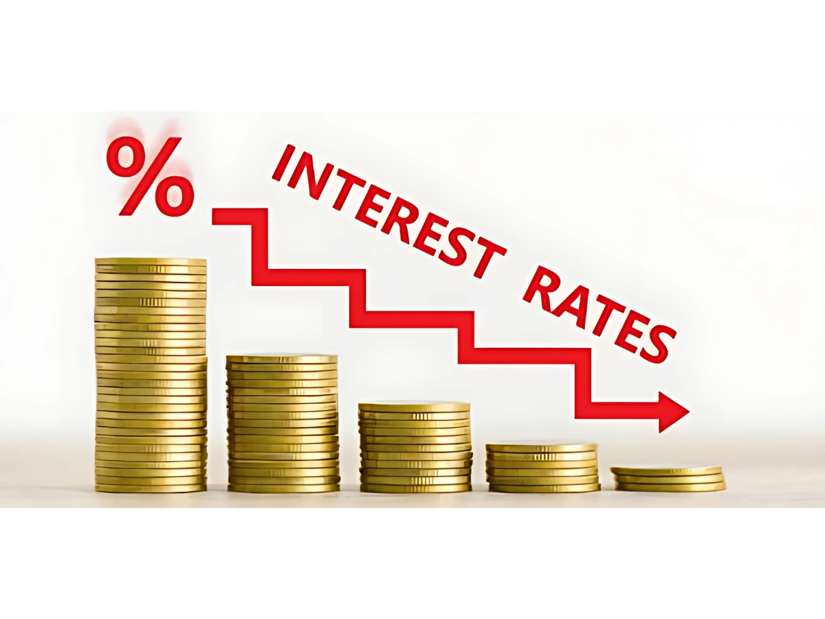 Is Now the Right Time for Senior Citizens to Secure High FD Rates Before a Potential Decline?