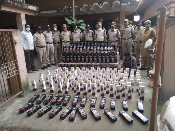    Andhra Police arrested a man for smuggling liquor into state. Photo/ANI
