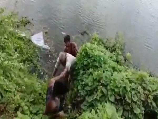 Man rescued after being slipped near Kanigiri Reservoir Canal in Nellore in Andhra Pradesh on Friday. Photo/ANI