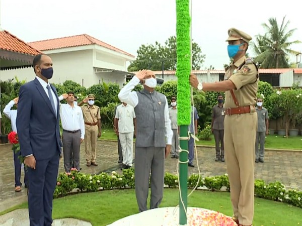 Ajeya Kallam, Chief Adviser to Andhra Pradesh Chief Minister, hoists national flag on Saturday. Photo/ANI