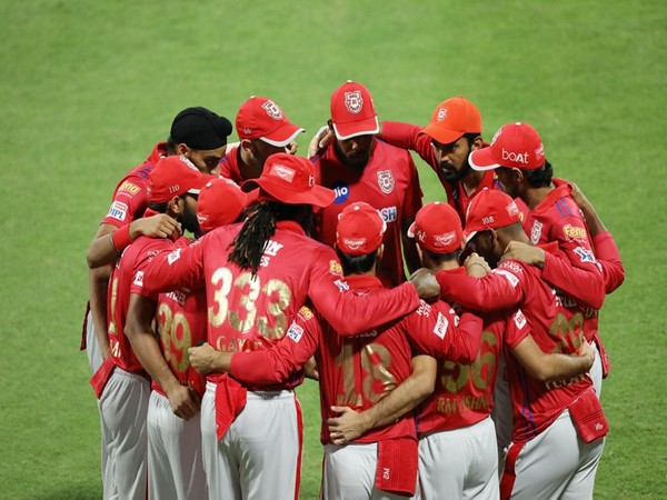 Kings XI Punjab in action against KKR (Photo/ iplt20.com)