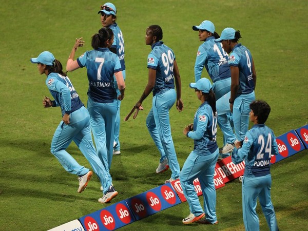 Supernovas in action against Trailblazers (Photo/ iplt20.com)