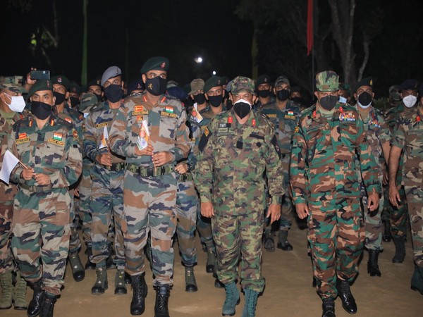 A Indian Army contingent participating in Exercise Mitra Shakti 21 ON Sunday reached Sri Lanka