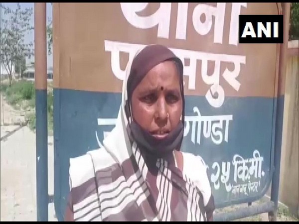 ASHA worker Beena Yadav narrating the incident of manhandling in Gonda, Uttar Pradesh (Photo/ANI)