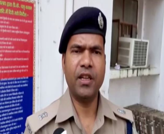 ASP (Rural) Vikram Veer speaking to media persons on Saturday. Photo/ANI