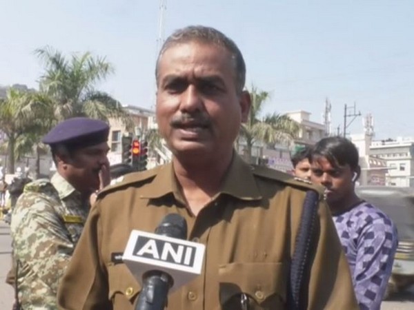 Additional Superintendent of Police (ASP) of Gwalior Satyendra Singh Tomar speaking to reporters on Saturday. Photo/ANI