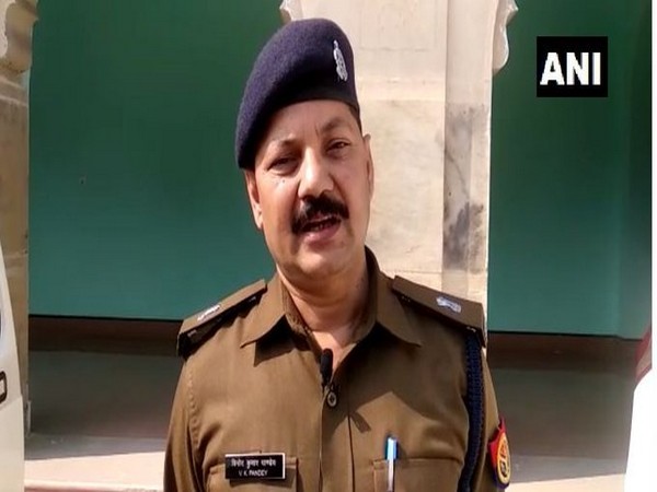 Unnao ASP Vinod Pandey speaking to reporters on Tuesday. Photo/ANI