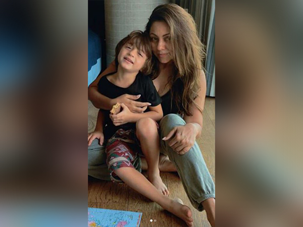 Gauri Khan and her son AbRam (Image source: Twitter)