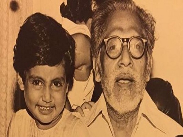 Abhishek Bachchan with Harivansh Rai Bachchan (Image courtesy: Instagram)