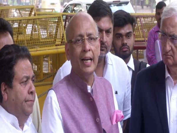 Congress delegation briefing media outside Election Commission of India