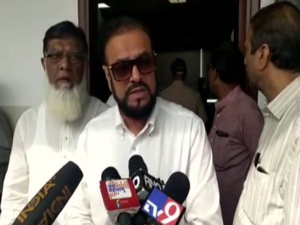 Samajwadi Party leader Abu Asim Azmi speaking to media in Mumbai on Monday. Photo/ANI