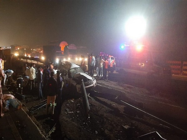 Five killed and at least five injured in a collision between multiple vehicles on Mumbai - Pune Expressway near Khopoli last night. The injured were taken to a hospital.